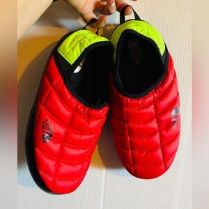 NEW The North Face ThermoBall Traction Mule V Slippers Red Black Men’s 8